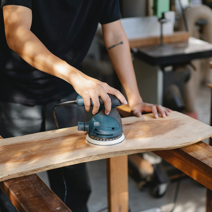 How to use an electric sander